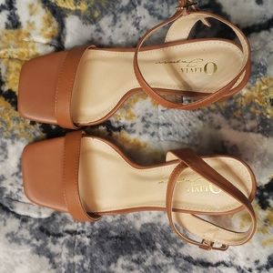 Block heel sandals brown 7.5